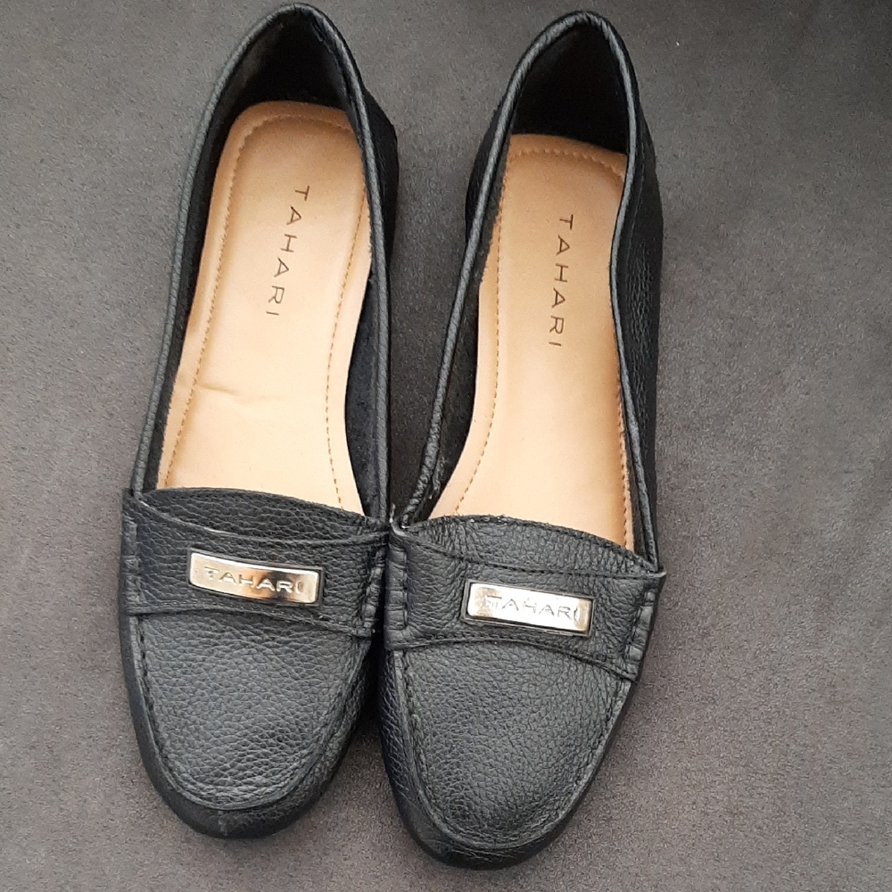 Tahari Women's Black Loafers size 6.5
